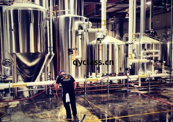 中型(xing)啤(pi)酒(jiu)廠(chang)設(she)備(bei)