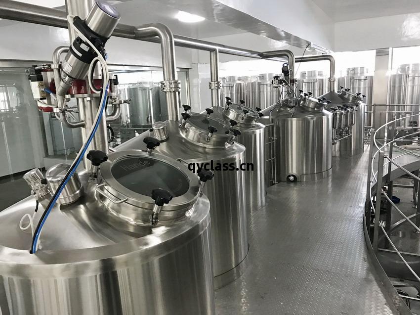 小(xiao)型(xing)啤(pi)酒(jiu)廠(chang)設(she)備(bei)