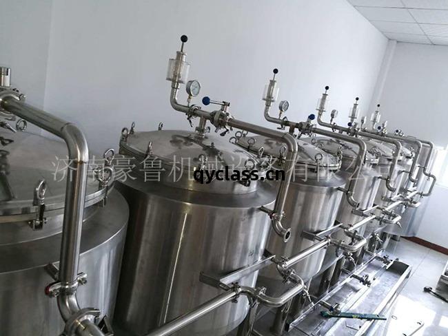 自(zi)釀(niang)啤酒(jiu)設(she)備(bei)