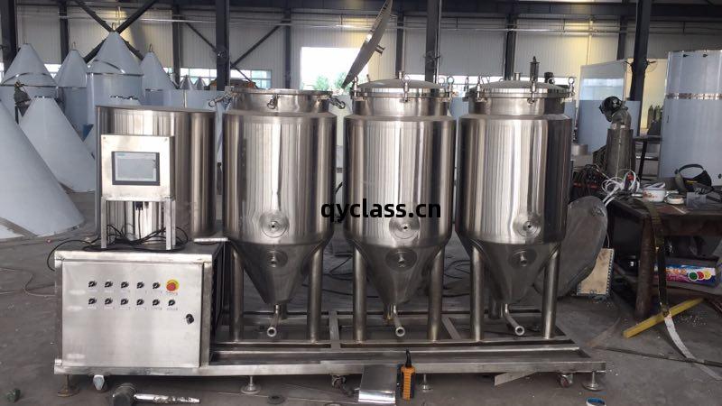 小(xiao)型(xing)啤酒(jiu)設備