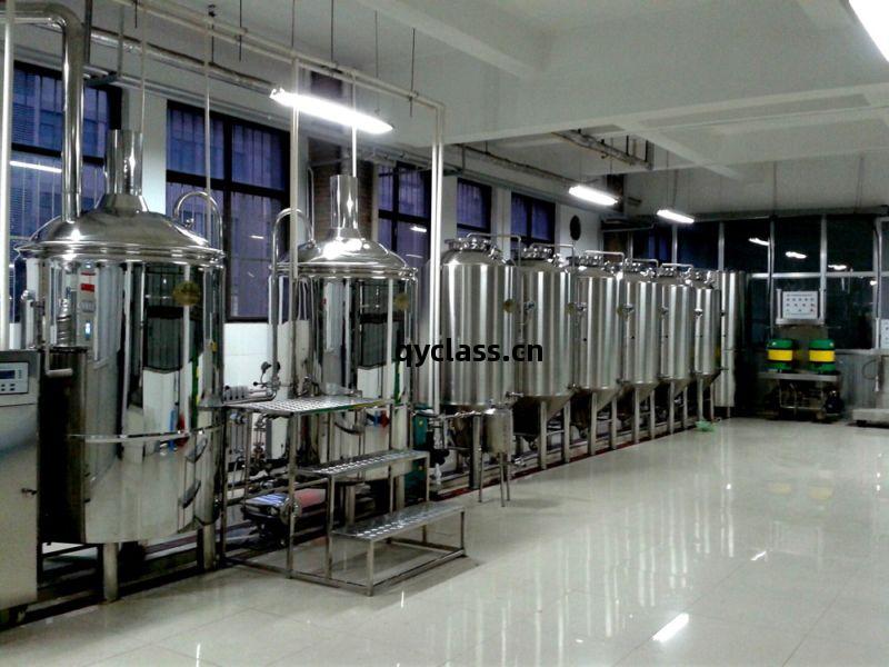 學校(xiao)實(shi)驗啤(pi)酒設備