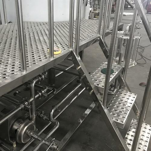 自釀(niang)啤酒設(she)備