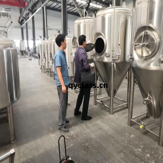 啤(pi)酒設備廠(chang)家(jia)