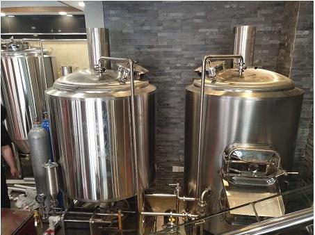 濟(ji)南(nan)豪(hao)魯啤(pi)酒設(she)備