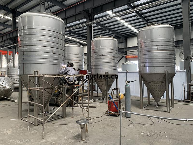 啤酒(jiu)廠(chang)發酵(jiao)設(she)備(bei)